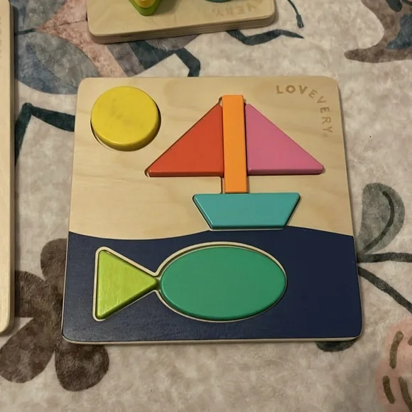 Lovevery Puzzles (2 year old Playkits) - Picture 4 of 5